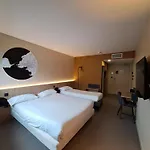 Hotel Centre Les Minimes 3*