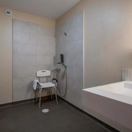 Centre Les Minimes Hotel