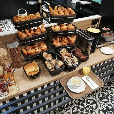 Otel Centre Les Minimes 3*