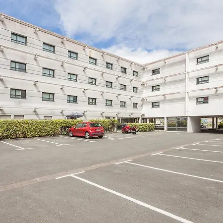 Centre Les Minimes Hotel