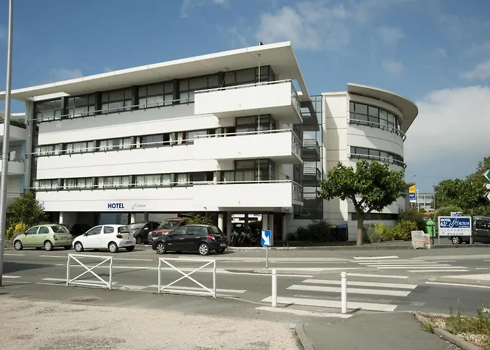 Centre Les Minimes Otel 3*